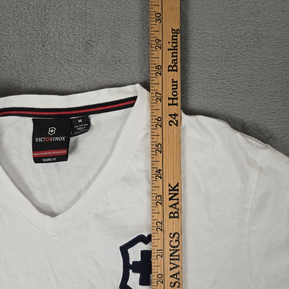 Victorinox T‎ Shirt Mens Medium White Crest Logo Casual 100% Cotton Swiss - Picture 6 of 7